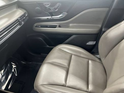 Certified 2024 Lincoln Corsair AWD image 16