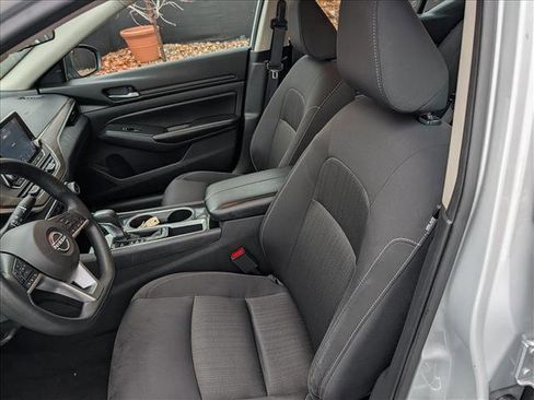 Used 2024 Nissan Altima 2.5 SV image 24