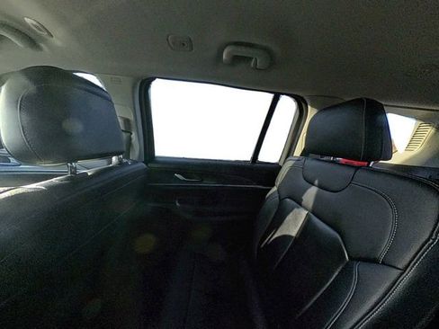 Used 2023 Jeep Grand Cherokee L Limited w/ Black Appearance Package image 31