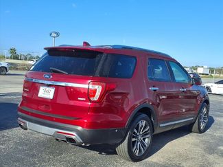 Used 2017 Ford Explorer Platinum video 2