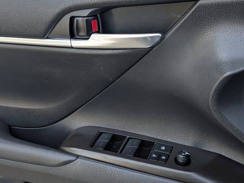 Used 2024 Toyota Camry SE image 23