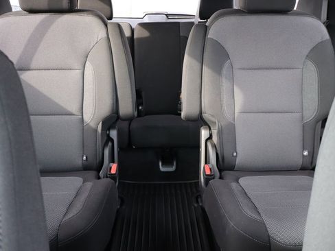 Used 2023 Chevrolet Traverse LT image 38