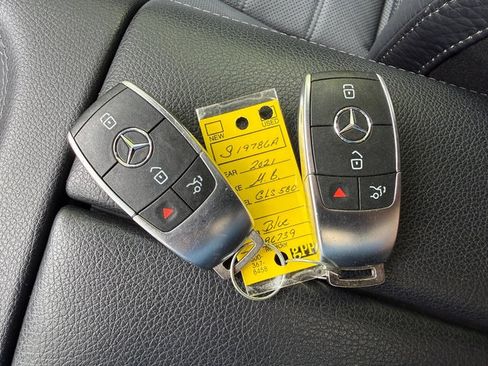 Used 2021 Mercedes-Benz GLS 580 4MATIC image 44