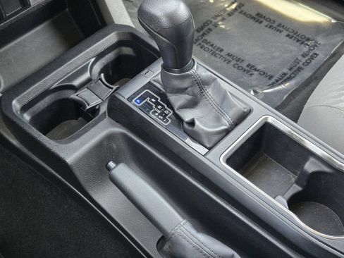Used 2022 Toyota Tacoma SR RWD image 21