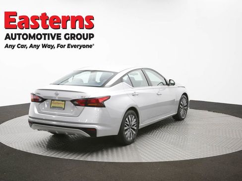 Used 2023 Nissan Altima 2.5 SV FWD image 40