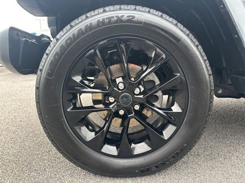 Used 2024 Jeep Wrangler Unlimited Sahara w/ Technology Group image 7