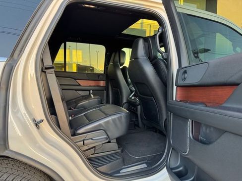 Used 2020 Lincoln Navigator Reserve image 8