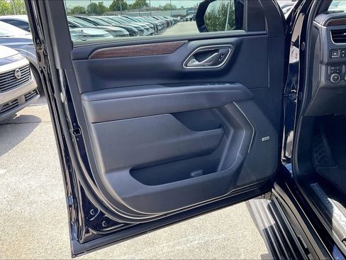 Used 2023 Chevrolet Tahoe High Country w/ Premium Package image 25