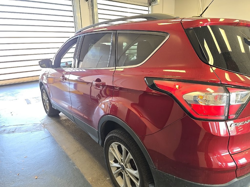 Used 2018 Ford Escape SE AWD/4WD image 5