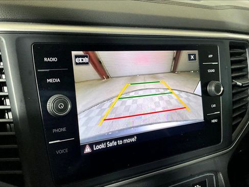 Used 2021 Volkswagen Atlas SE w/ Panoramic Sunroof Package FWD image 17