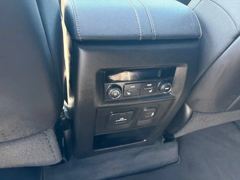Used 2022 Chevrolet Traverse Premier w/ LPO, Cargo Package FWD image 19