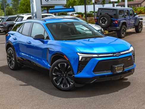 Used 2024 Chevrolet Blazer EV RS AWD/4WD image 2