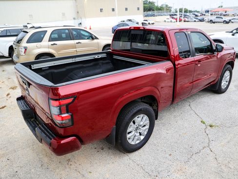 Used 2024 Nissan Frontier SV w/ SV Convenience Package RWD image 8