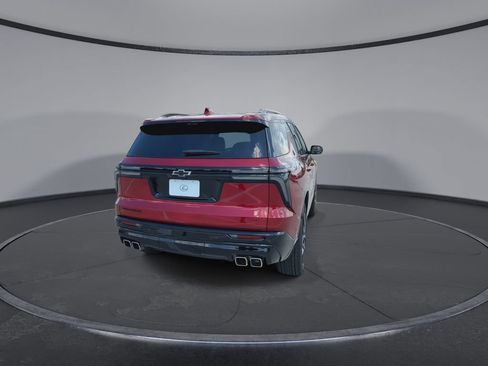 Used 2025 Chevrolet Traverse RS w/ LPO, Floor Liner Package FWD image 8