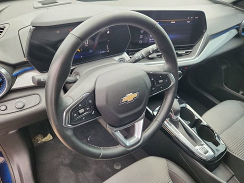 Used 2024 Chevrolet Trax LT w/ Driver Confidence Package FWD image 10