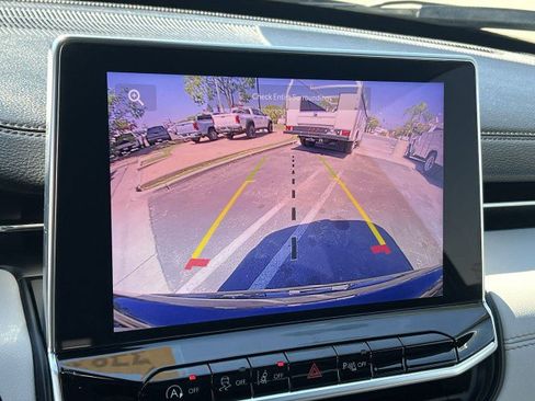 Used 2025 Jeep Compass Limited image 14