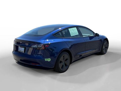 Used 2023 Tesla Model 3 Standard Range RWD image 5