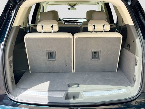 Used 2024 Cadillac XT6 Premium Luxury image 28