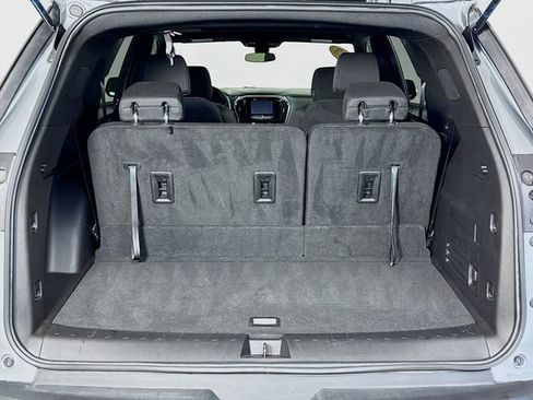 Used 2023 Chevrolet Traverse LT FWD image 25