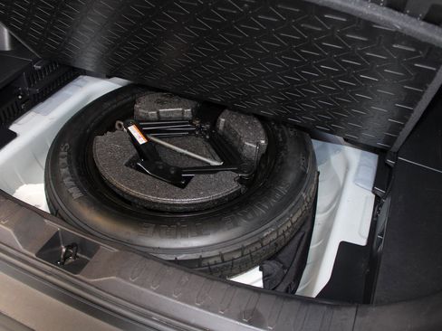 Used 2022 Toyota RAV4 XLE FWD image 28