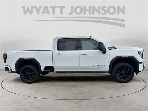 Used 2024 GMC Sierra 2500 AT4 w/ AT4 Premium Plus Package image 6