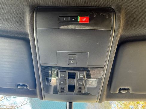 Used 2022 Volkswagen Atlas Cross Sport SE w/ Panoramic Sunroof Package image 27