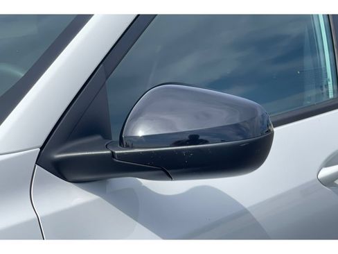 Used 2024 Chevrolet Trax RS w/ Sunroof Package FWD image 12