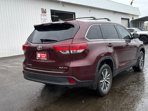Used 2019 Toyota Highlander XLE image 4