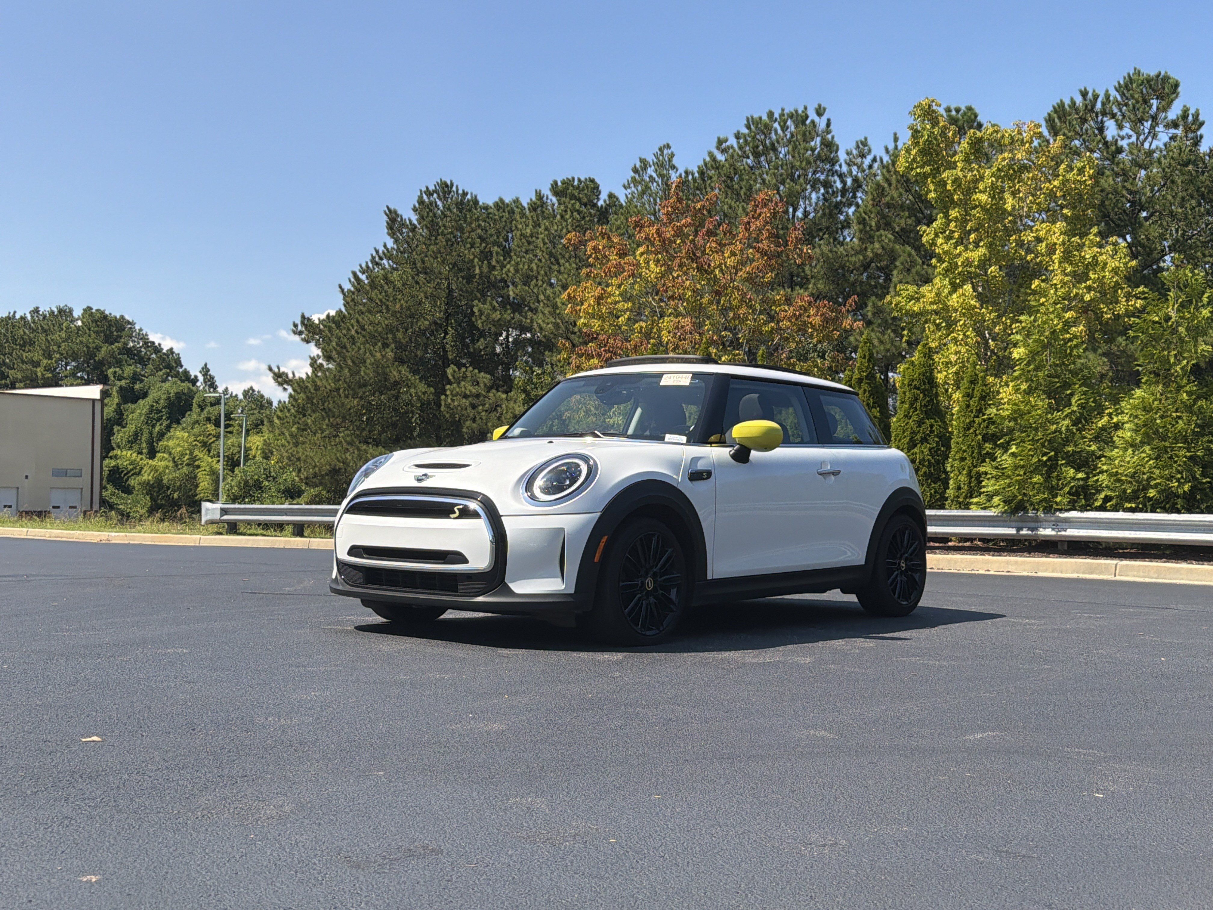 Used 2024 MINI Cooper SE FWD image 8
