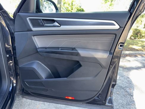 Used 2021 Volkswagen Atlas Cross Sport SEL image 21