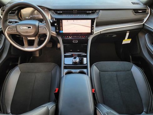 New 2026 Jeep Grand Cherokee L 2WD image 32