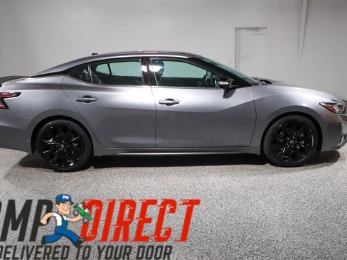 Used 2023 Nissan Maxima SR w/ Sport Mat Group FWD image 6