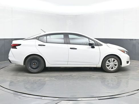 Used 2023 Nissan Versa S FWD image 15
