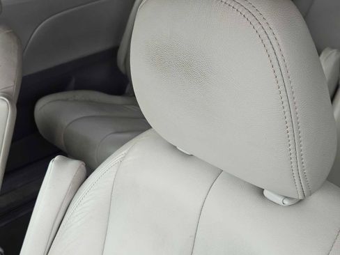 Used 2014 Toyota Sienna LE image 15