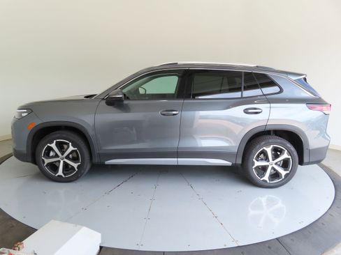 New 2026 Volkswagen Tiguan SE AWD/4WD image 7