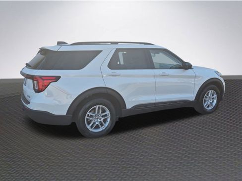 New 2026 Ford Explorer Active image 4