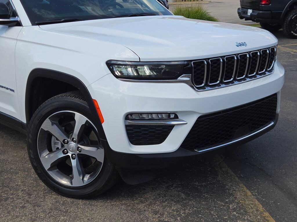 Used 2022 Jeep Grand Cherokee Limited 4xe AWD/4WD image 2