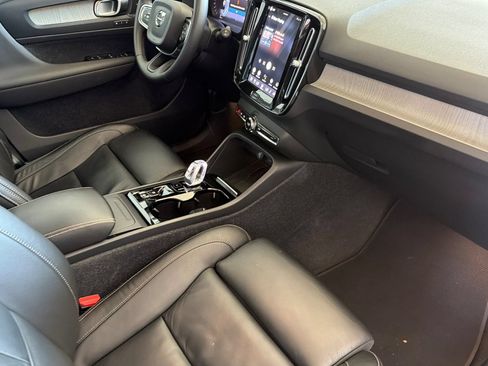 Used 2023 Volvo XC40 B5 Ultimate w/ Protection Package Premier AWD/4WD image 17