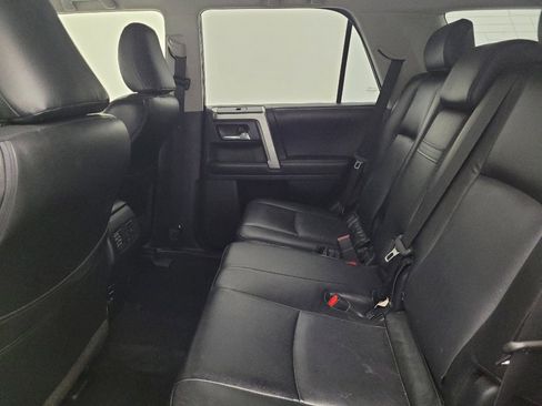 Used 2018 Toyota 4Runner SR5 AWD/4WD image 18