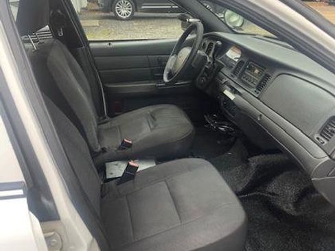 Used 2008 Ford Crown Victoria Police Interceptor image 6