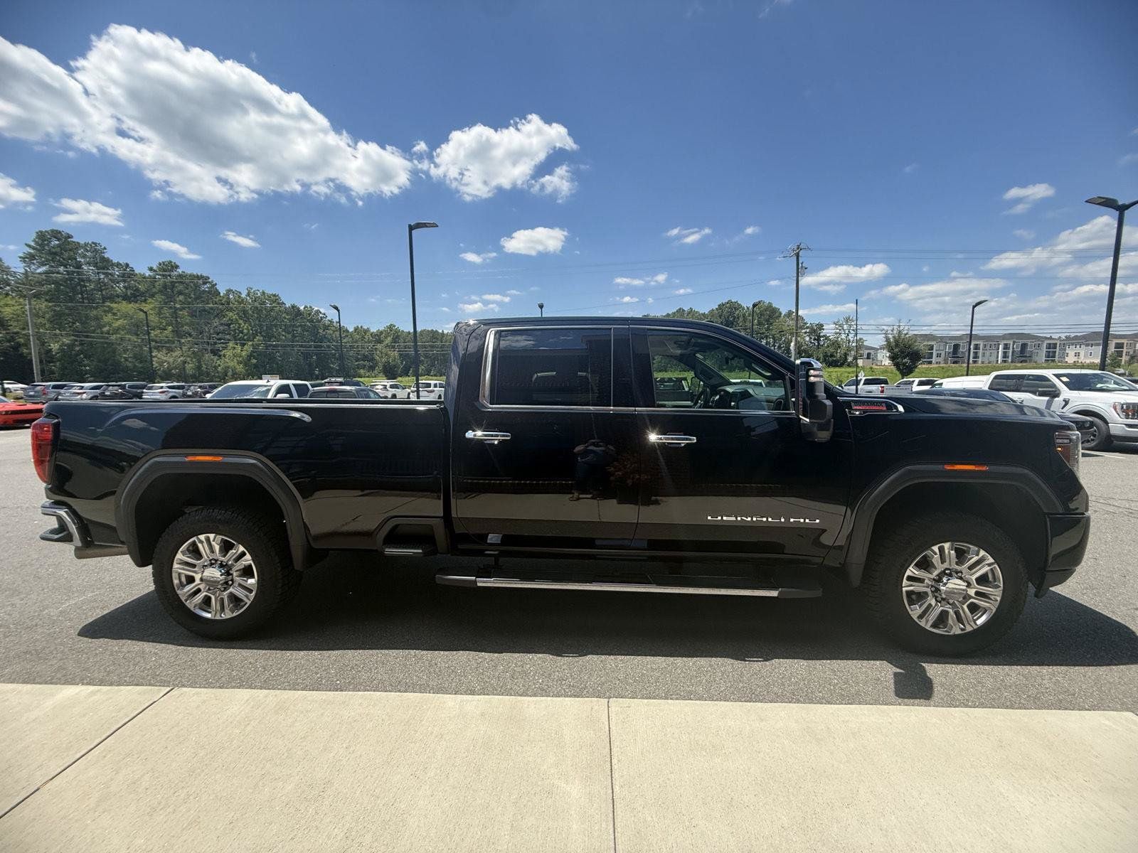 Used 2022 GMC Sierra 2500 Denali w/ Denali Ultimate Package AWD/4WD image 21