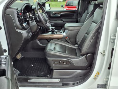 Used 2023 Chevrolet Silverado 1500 RST w/ Convenience Package II AWD/4WD image 16