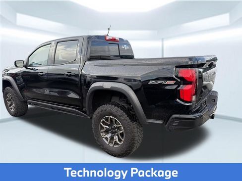 Used 2025 Chevrolet Colorado ZR2 w/ Technology Package AWD/4WD image 5