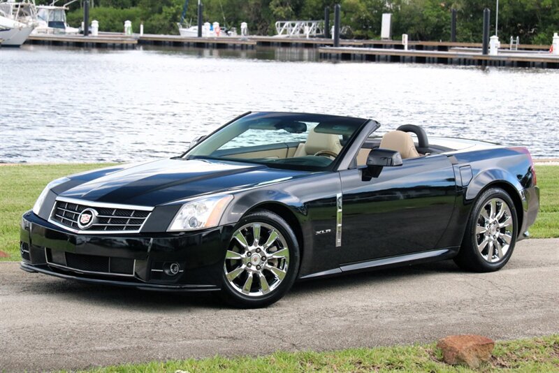 Used 2009 Cadillac XLR RWD image 1