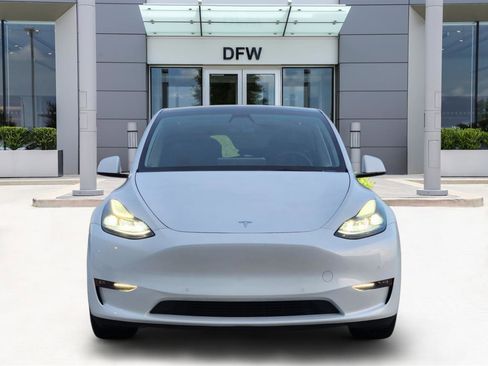 Used 2021 Tesla Model Y Performance image 2