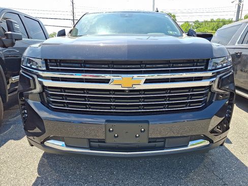 Used 2023 Chevrolet Tahoe LT w/ Luxury Package AWD/4WD image 2