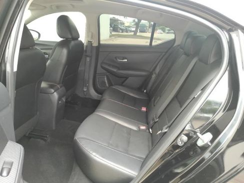 Used 2023 Nissan Sentra SR w/ SR Premium Package FWD image 20
