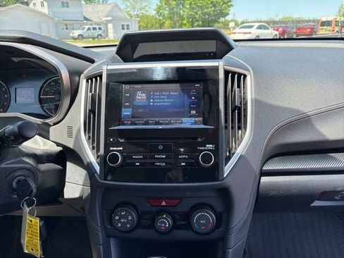 Used 2019 Subaru Crosstrek 2.0i Premium AWD/4WD image 8