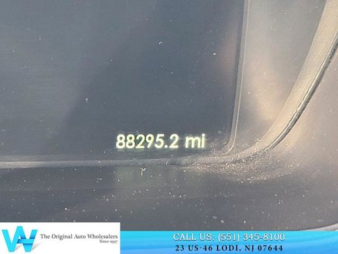 Used 2017 Lincoln Continental Premiere image 21