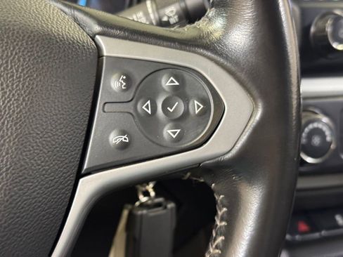 Used 2020 Chevrolet Colorado LT AWD/4WD image 34